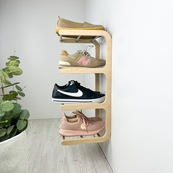 Стильна взуттєва полиця на стіну — натуральна береза та сірий алюміній