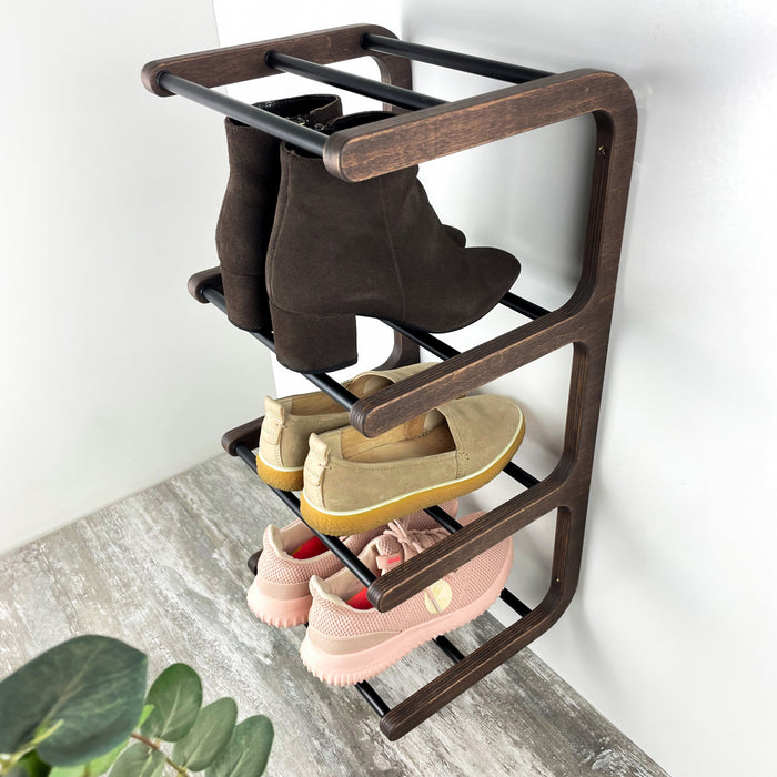 Стильна взуттєва полиця на стіну — натуральна береза та чорний метал