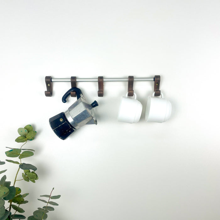 Дерев'яний настінний тримач для рушників