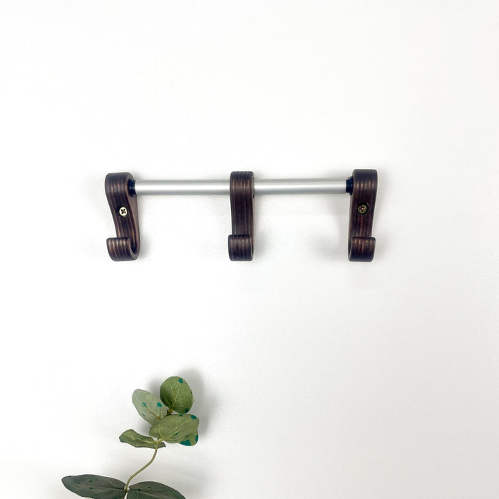 Дерев'яний настінний тримач для рушників