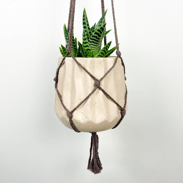 Горіховий кронштейн для квітів з дерева