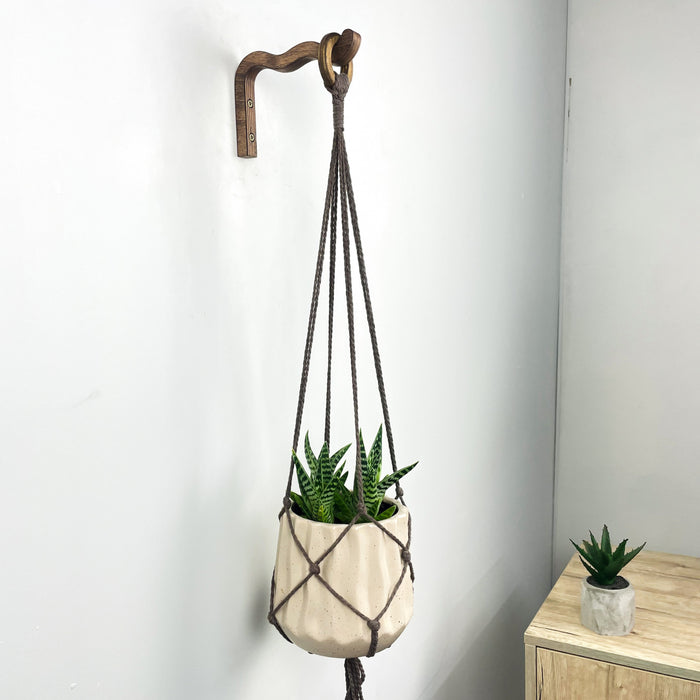 Горіховий кронштейн для квітів з дерева