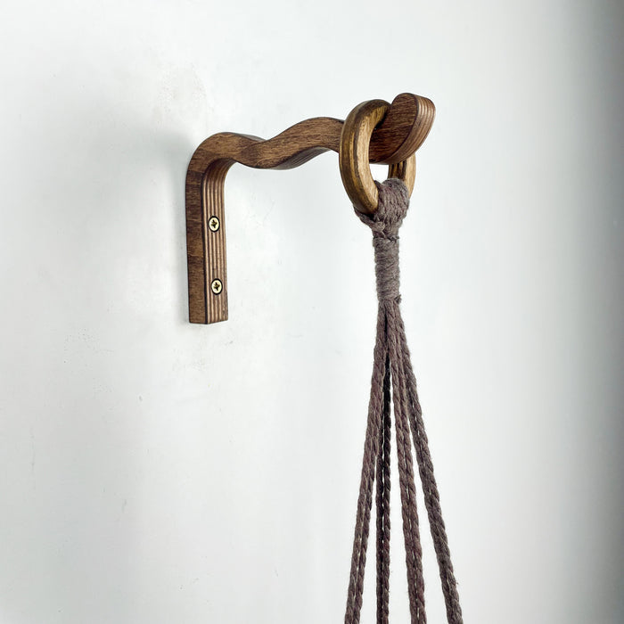 Горіховий кронштейн для квітів з дерева