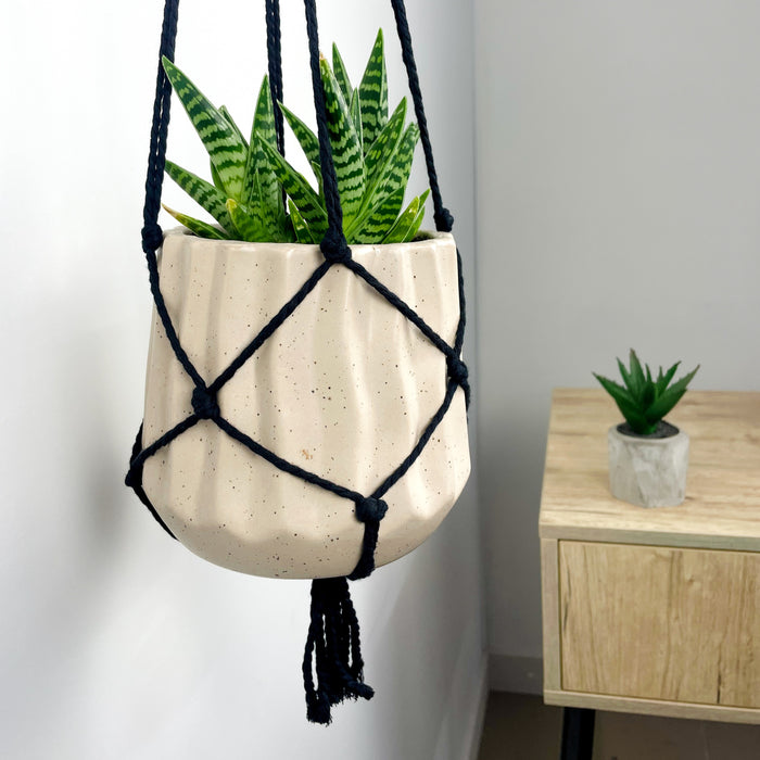 Чорний хвилястий кронштейн для кашпо | 10 см х 15 см