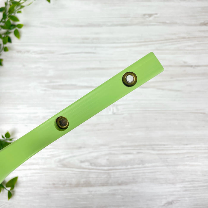 Стильний зелений кронштейн з дерева 30 см х 15 см