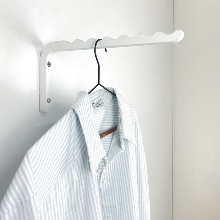 Настінна вішалка для одягу з дерева | Білий колір