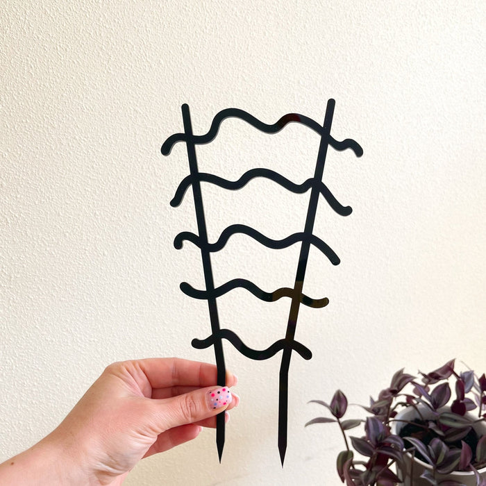 Wavy Houseplant Stake Trellis | Black - Image 2